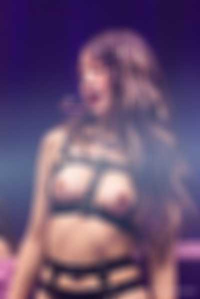 Wonyoung - shows tits