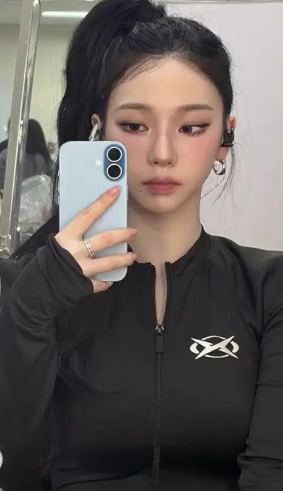 Karina - pov titjob