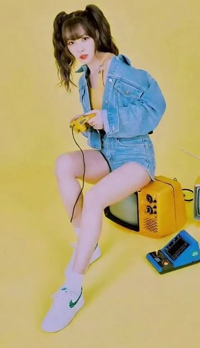 Yuju - cum on face