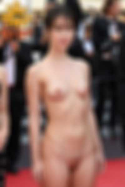 IU - public nude