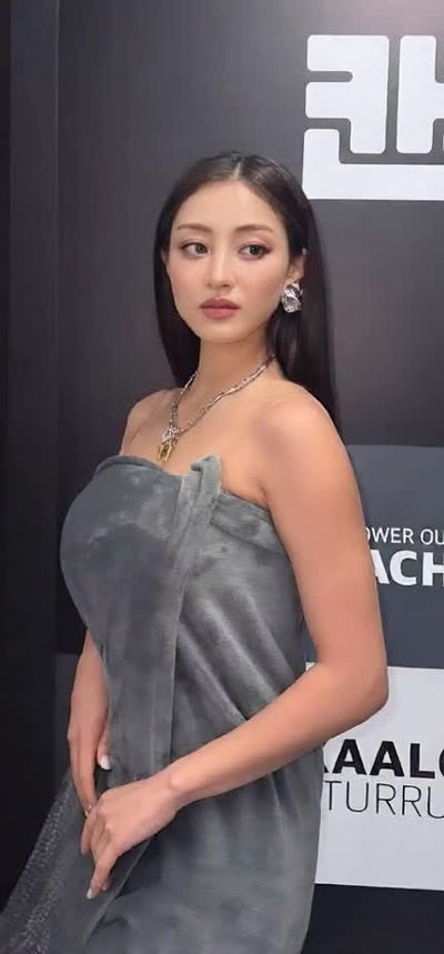 Jihyo - nude