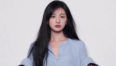 Kim Ji-won - shows tits