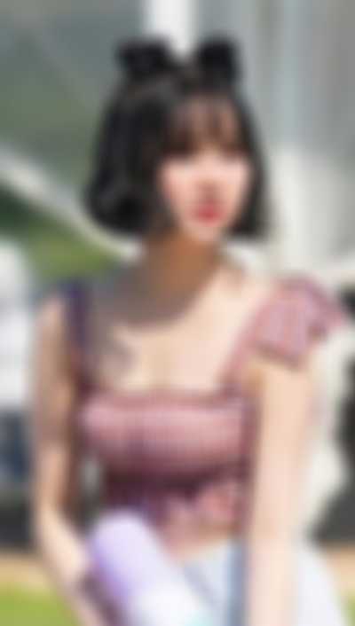 Eunha - shows boobs