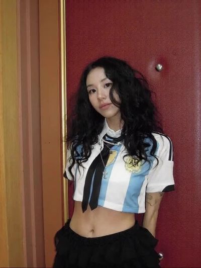 Chaeyoung - sucking deep