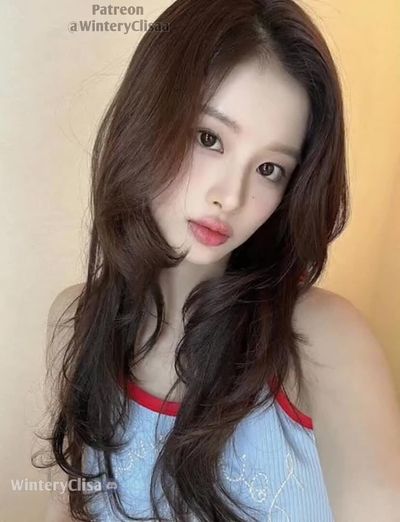 Sullyoon - play with pussy