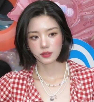 Eunbi - shows boobs