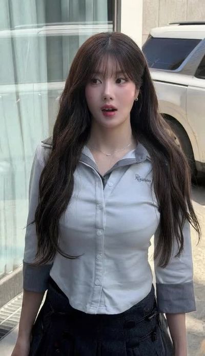 Eunbi - cum on face