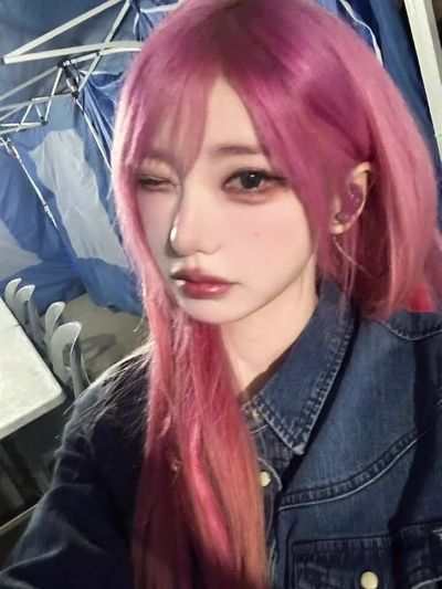 Magenta - cum on face
