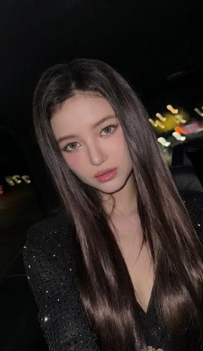 Danielle - cum on face