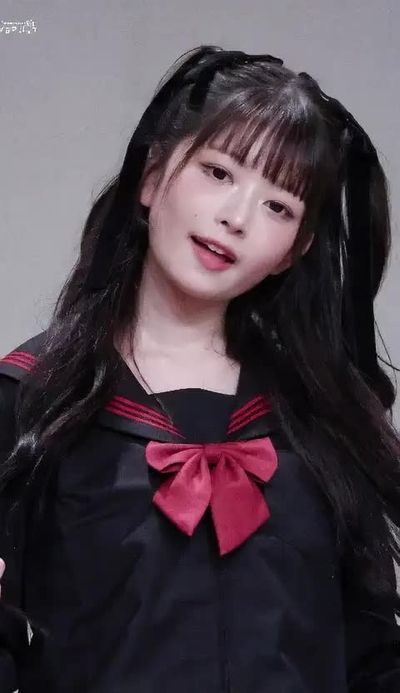 Rei - shows tits