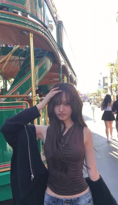 Liz - shows boobs