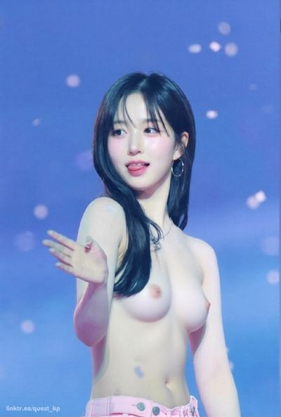 Haewon - shows tits