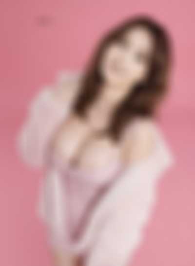 Momo - big boobs on/off