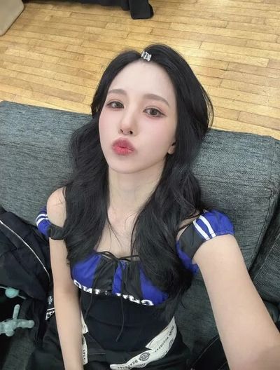 Mina - facial