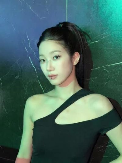 Kazuha - shows tits