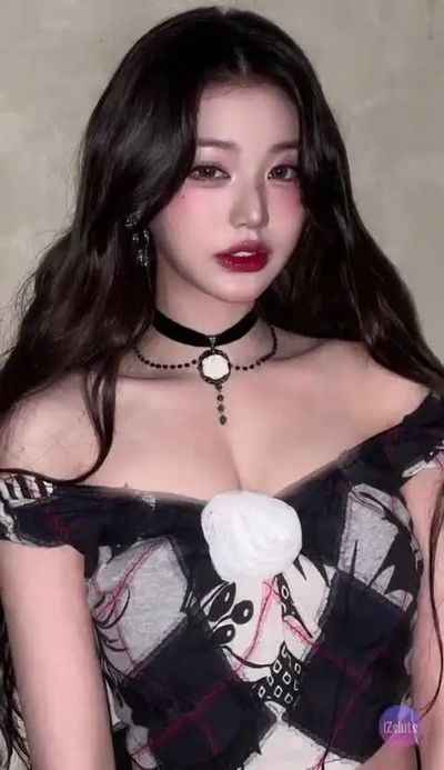 Wonyoung - play with pussy