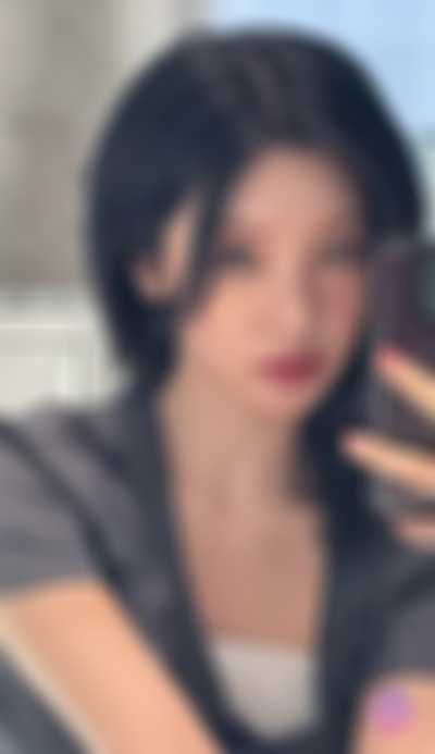 Yeji - using dildo