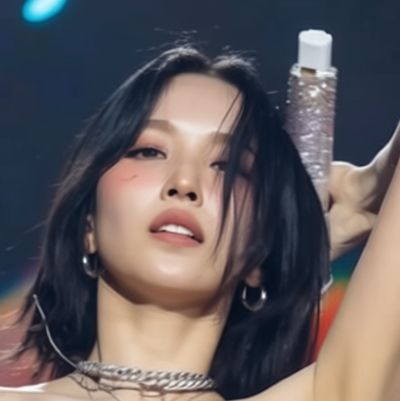 Mina - nude