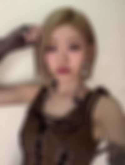 Julie - cum on face
