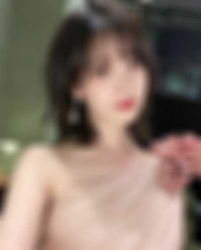 IU - titjob