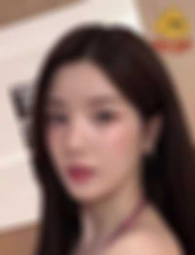 Eunbi - cum on face