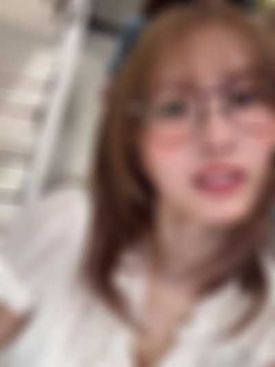 Momo - cum on face