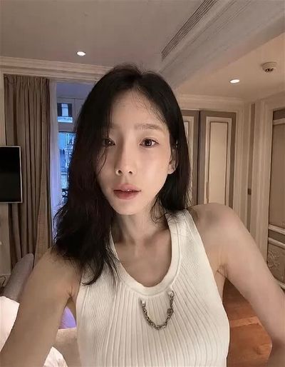 Taeyeon - pov blowjob
