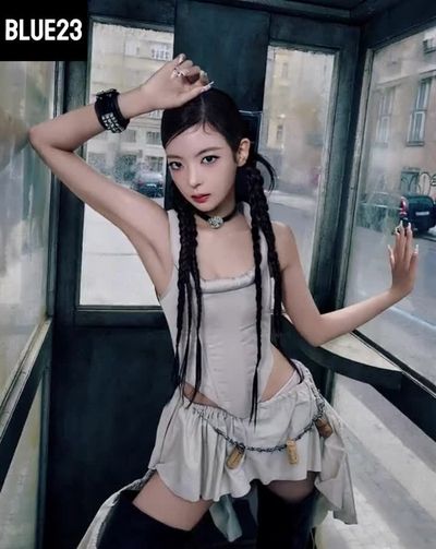Lia - nude