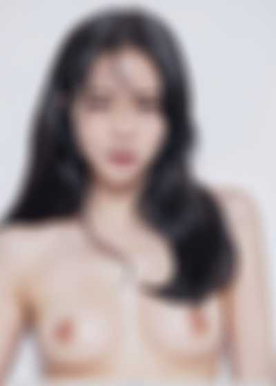 Jisoo - shows tits