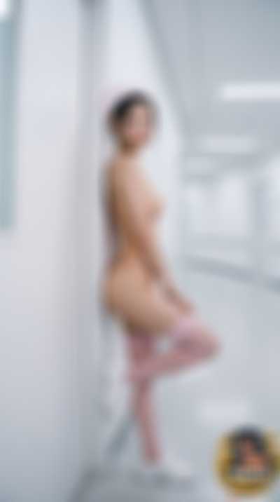 Haerin - nude