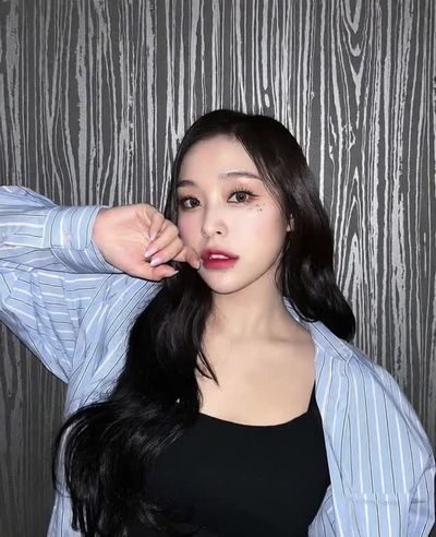 Gahyeon - strokes cock