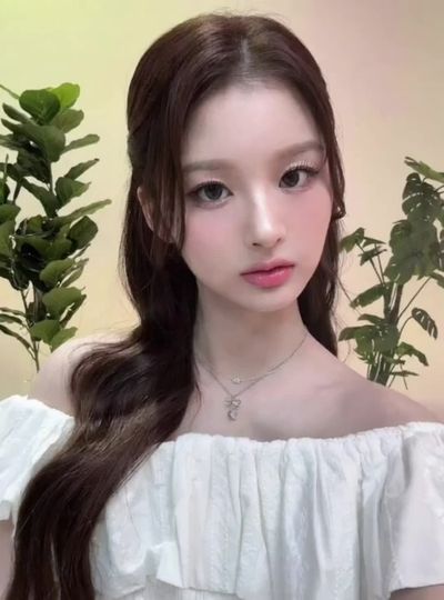 Sullyoon - strokes cock