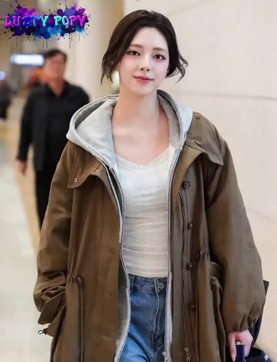 Yuna - shows tits