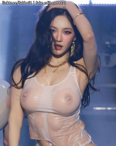 NingNing - shows boobs