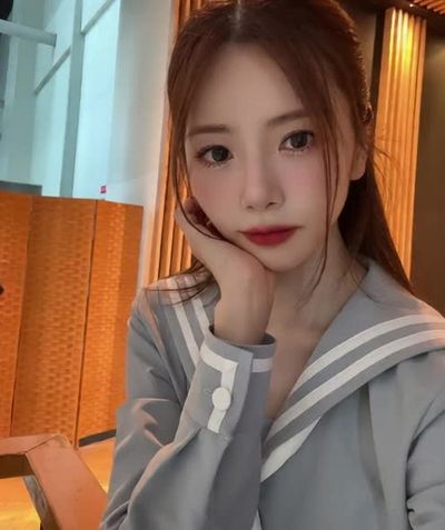 JiU - cum on face