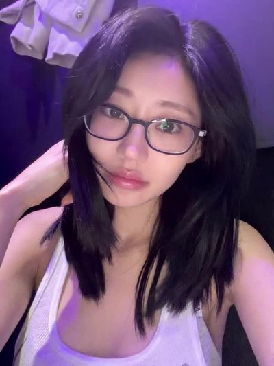Julie - pov blowjob