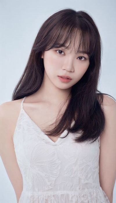 Chaewon - shows boobs