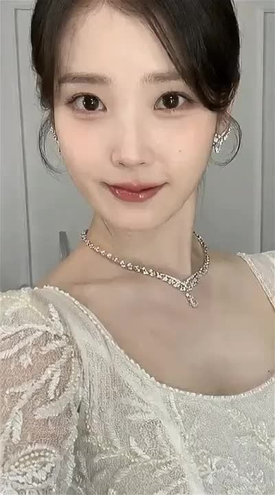 IU - facial
