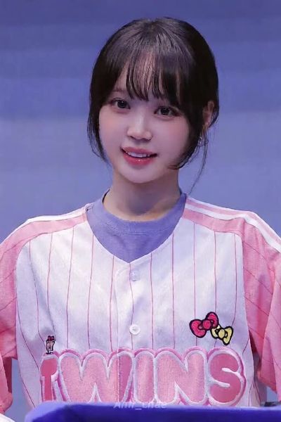 Chaewon - sucking deep
