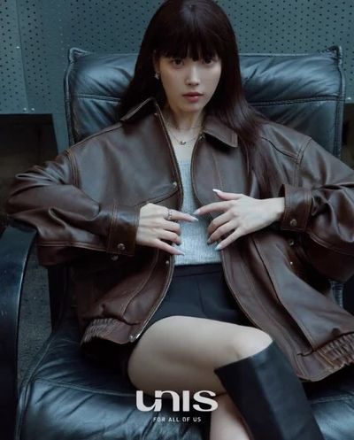 IU - threesome