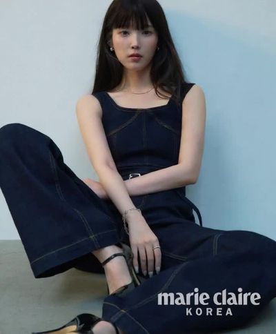 IU - threesome