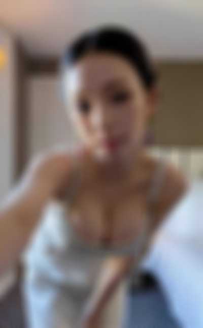 Karina - gives handjob