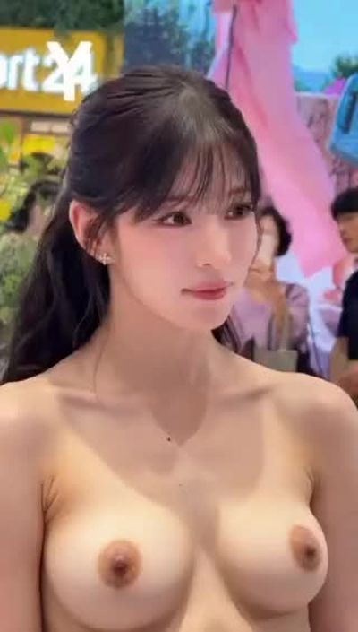 Chaeyoung - shows tits