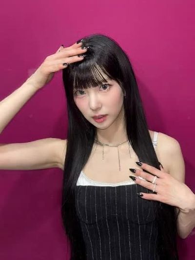 Yujin - shows boobs