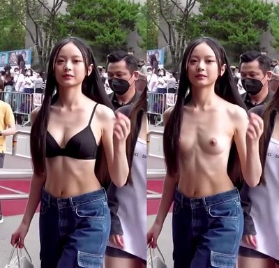 Hanni - public nude