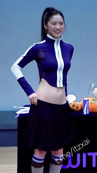 Ryujin - public nude