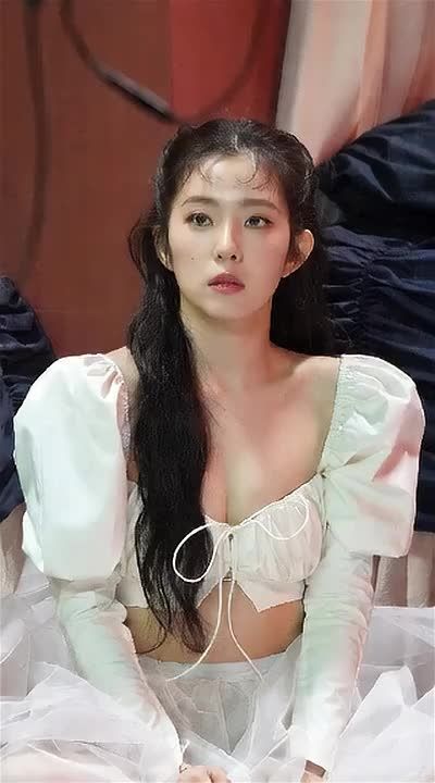 Irene - shows tits