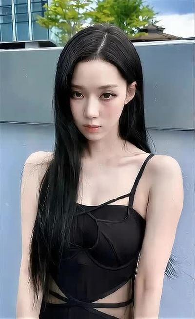 Winter - shows tits