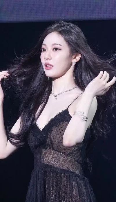 NingNing - shows tits