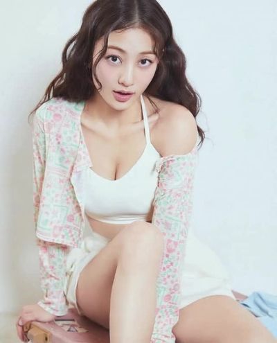 Jihyo - pov blowjob